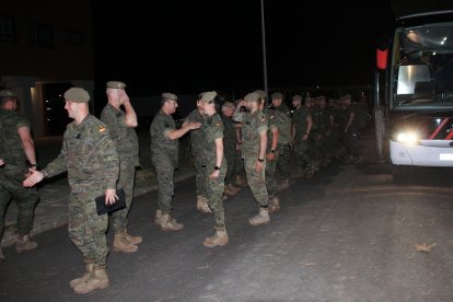 Los militares del Regimiento de Artillería Lanzacohetes de Campaña 63 del Mando de Artillería de Campaña, con sede en la base Conde de Gazola de San Andrés del Rabanedo (León), regresan a casa tras participar durante cuatro meses y medio en una misión internacional en Letonia. Ical