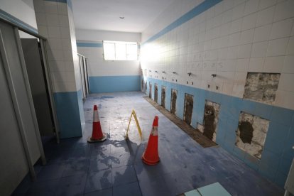 Baños de caballeros de la estación de autobuses de Valladolid.- PHOTOGENIC