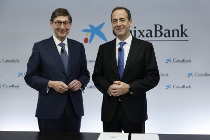 El presidente de CaixaBank, José Ignacio Goirigolzarri, y el consejero delegado de la entidad, Gonzalo Gortázar, presentan los resultados de CaixaBank correspondientes al ejercicio 2023.- ICAL