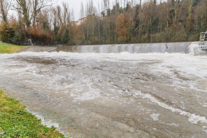 Desbordamiento del Río Eresma a su paso por Segovia y en la presa del Pontón Alto - ICAL