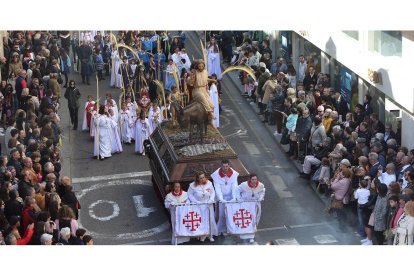 Procesión del Domingo de Ramos en Palencia.- ICAL