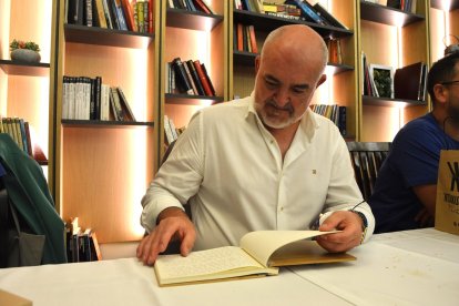 El neurocirujano berciano José Manuel Valle Folgueral, responsable de la unidad de patología compleja de la columna del Hospital San Juan de Dios de León. - ICAL