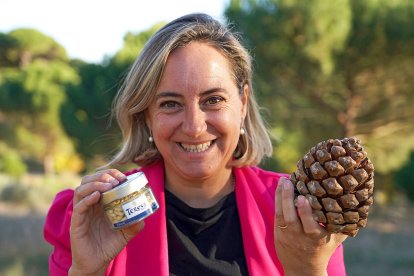 Mayte comercializa sus productos bajo la etiqueta de ‘Teresa Mate’ en homenaje a a su madre. / L.P.