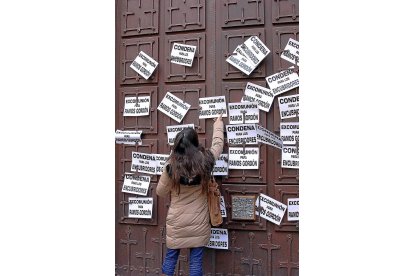 Acto de protesta contra la pederastia en La Bañeza.