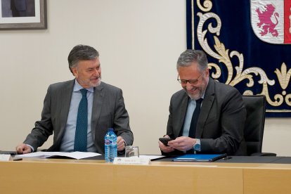 Francisco Vázquez y Carlos Pollán durante la reunión del Patronato.- ICAL