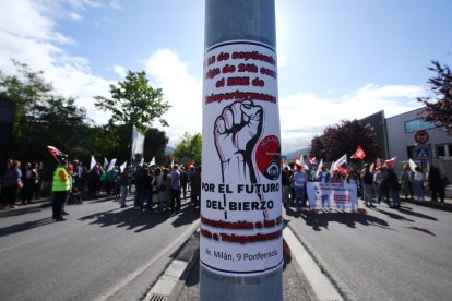 Concentración y huelga de 24 horas de la plantilla de Teleperformance en Ponferrada por los 158 despidos planteados por la empresa- ICAL