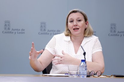 La consejera de Familia e Igualdad de Oportunidades, Isabel Blanco, durante la rueda de prensa posterior al Consejo de Gobierno, imagen de archivo.- ICAL