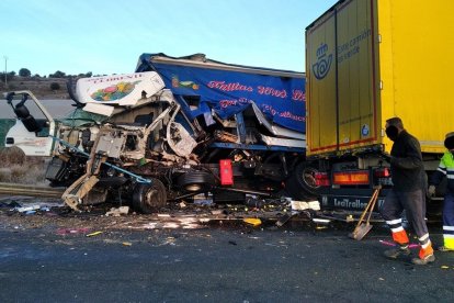 Fallecen dos personas de Soria y Zaragoza, tras sufrir un accidente en la N-122 en Golmayo (Soria). - ICAL