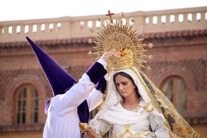 Procesión de El Encuentro que organiza la Real Hermandad de Jesús Divino Obrero de León.- ICAL