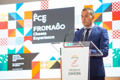 El presidente de la Diputación de Zamora, Francisco José Requejo, inaugura la Feria Fromago. Al terminar el acto inaugural, se hará un recorrido por los stands de la Feria. - ICAL