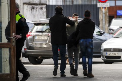 Detención a un presunto autor de delitos de violencia de género en una fotografía de archivo. E.M.