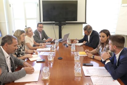 Reunión entre la alcaldesa de Palencia y el secretario general de Infraestructuras del Gobierno.- ICAL