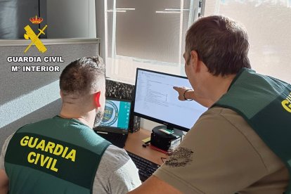 Investigación por parte de agentes de la Guardia Civil.- GUARDIA CIVIL BURGOS