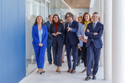 La ministra de Justicia, Pilar Llop, inaugura el edificio de la nueva sede de los juzgados de Segovia, junto a la delegada del Gobierno en Castilla y León, Virginia Barcones, entre otras autoridades.- ICAL