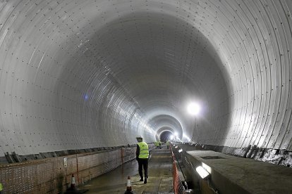 Interior de las obras de ejecución del tramo La Robla-Pola de Lena en la Línea de Alta Velocidad ICAL / PEIO GARCIA