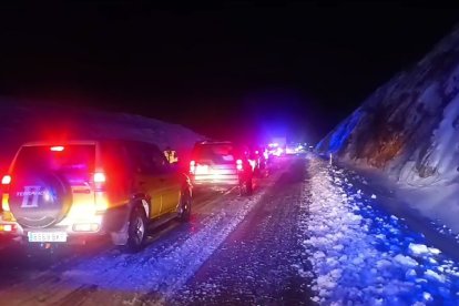 Vehículos atrapados en la N-122 en Soria.-ICAL