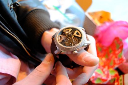 watch-2390441_1280
