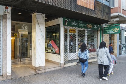 La muerte de la joven se produjo en el domicilio que compartían en la Avenida del Cid de la capital burgalesa. SANTI OTERO