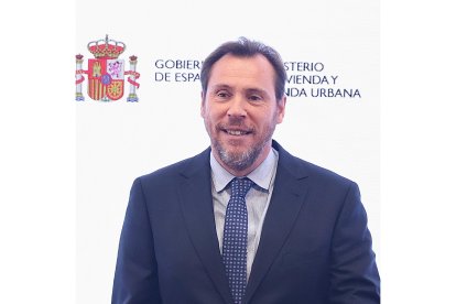 Óscar Puente recibe la cartera del Ministerio de Transportes y Movilidad Sostenible. ICAL