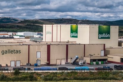 La fábrica de Galletas Gullón en Aguilar de Campó. -E.M