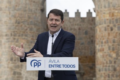 El presidente de la Junta de Castilla y León, Alfonso Fernández Mañueco, en Ávila en un acto del Partido Popular. E.P.