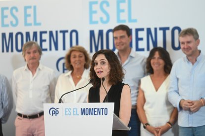 La presidenta de la Comunidad y del PP de Madrid, Isabel Díaz Ayuso, participa en un almuerzo informativo. ICAL