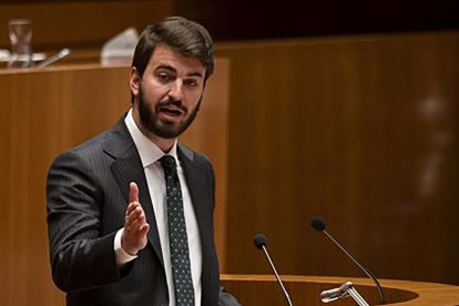 El líder regional de VOX, Juan García-Gallardo, en una intervención en las Cortes de Castilla y León.- E. PRESS