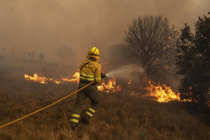 Efectivos Bomberos, imagen de archivo.- EUROPA PRESS