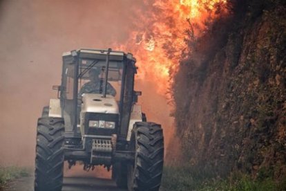 Incendio en Asturias.-E. PRESS