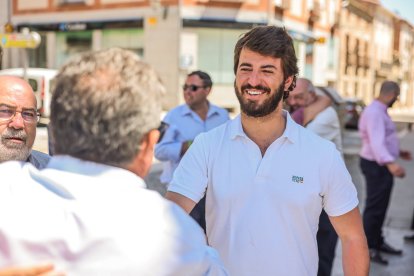 Juan García-Gallardo en Villacastín (Segovia).- TWITTER