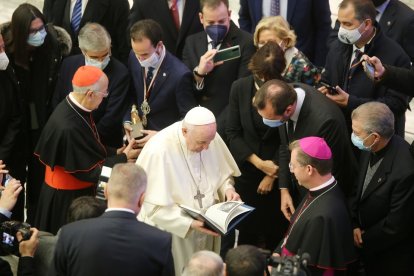 Foto de archivo de Su Santidad el Papa Francisco celebrando una audiencia general en el que recibe al alcalde de Valladolid, Óscar Puente, y al arzobispo de la Diócesis vallisoletana, Ricardo Blázquez. -ICAL