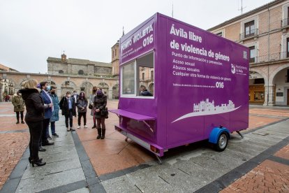 Celebración del Día Internacional de la Mujer en Ávila. El alcalde de Ávila, Jesús Manuel Sánchez Cabrera, presenta el nuevo Punto Violeta de información sobre violencia de género y una exposición sobre mujeres feministas / ICAL