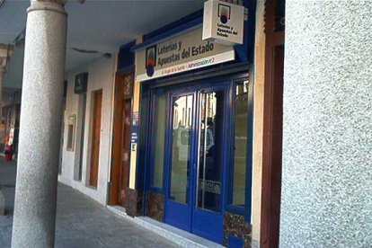 Administración 'El Ángel de la Suerte' en Peñaranda de Bracamonte, en Salamanca, que reparte en la Lotería de Navidad 2023 3,9 millones de un cuarto premio. -LOTERÍAS