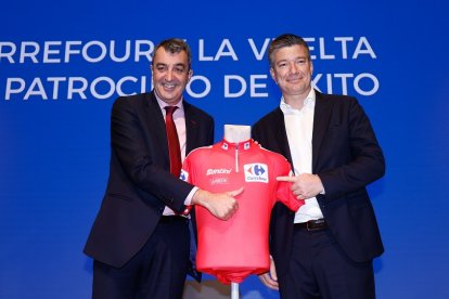 1 Foto prensa Carrefour y La Vuelta A. de Palmas y J. Guillén maillot alta