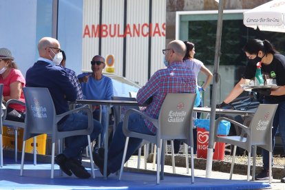 Terraza en Ponferrada, durante la desescalada tras la primera ola.- ICAL