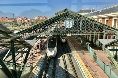 Tren Avant en la estación de trenes Campo Grande de Valladolid.- ICAL