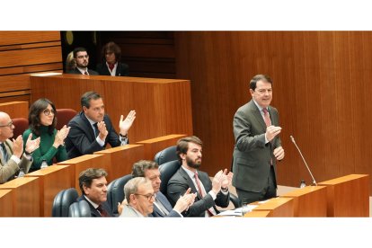 Alfonso Fernández Mañueco, en un momento de su intervención en el Pleno de las Cortes de Castilla y León.-ICAL