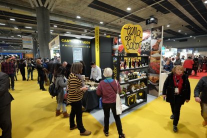 Stand de Tierra de Sabor que exhibe los productos gastronómicos de Castilla y León. -JCYL