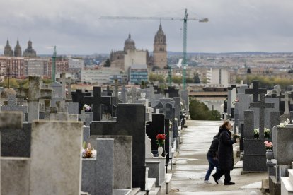 Cementerio de Salamanca en el Día de Todos Los Santos.- ICAL