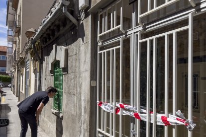 Vivienda en la que se produjo el asesinato de la mujer de 81 años en Ávila. ICAL