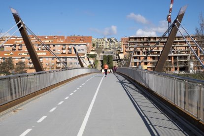 Pasarela peatonal en el barrio de Huerta Otea.- ICAL