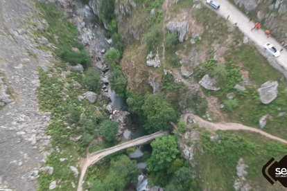 Fotografia del lugar del suceso, en Poncebos, en el municipio de Cabrales. - SEPA