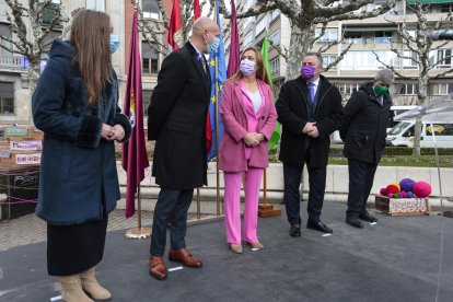 La delegada del Gobierno, Virginia Barcones, participa en el acto institucional conjunto con motivo de la conmemoración del Día Internacional de la Mujer en León. Junto a ella, (IaD) la delegada territorial de la Junta, Ester Muñoz; el alcalde, José Antonio Diez; el presidente de la Diputación, Eduardo Morán y el rector de la ULE, Juan Francisco García Marín.- ICAL