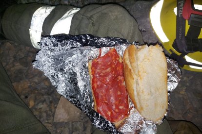 Cena de los bomberos del incendio de Quintanilla del Coco.- E. M.