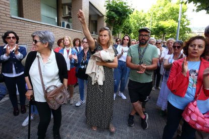 Concentración de protesta frente al Palacio de Justicia de Ponferrada por la lentitud de la justicia en el caso de Pedro Muñoz. /ICAL