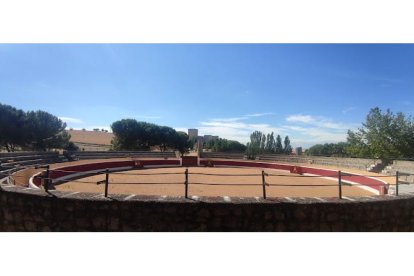 Plaza de toros de Ampudia, Palencia, imagen de archivo. GOOGLE IMAGES.