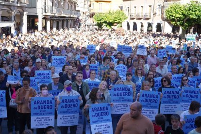 Concentración en Aranda de Duero (Burgos) para reclamar más inversión en infraestructuras en la provincia. -ICAL