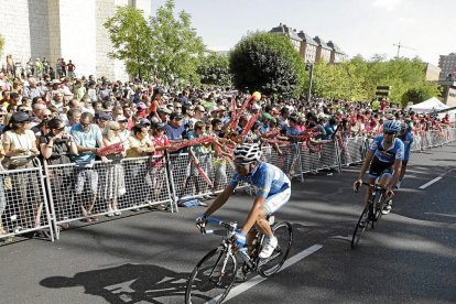 Vuelta ciclista a su paso por Valladolid en el año 2012.- J. M. LOSTAU