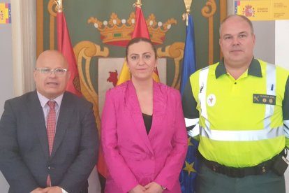 El subdelegado del Gobierno en León, Faustino Sánchez; la delegada del Gobierno en Castilla y León, Virginia Barcones; y el teniente coronel jefe del Sector de Tráfico de la Guardia Civil en Castilla y León, Francisco Iturralde. -EP