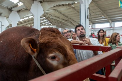 El secretario general del PSOE de Castilla y León, Luis Tudanca, visita la feria Salamaq y ofrece declaraciones a los medios de comunicación. -ICAL